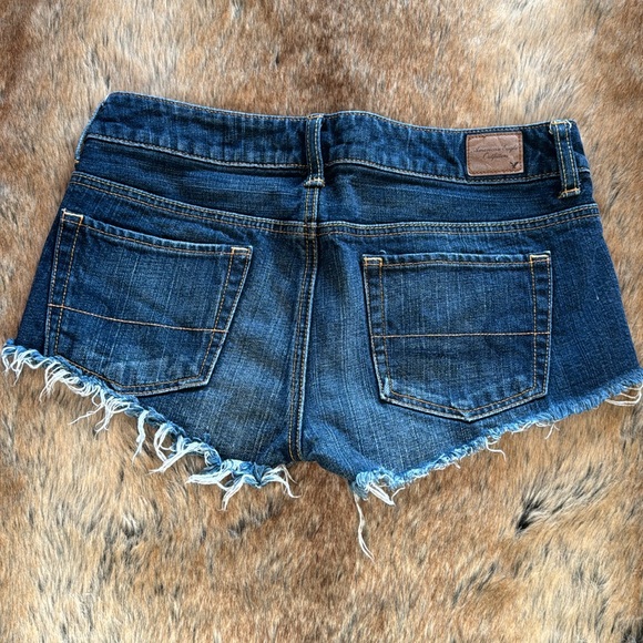 ‼️Prices dropped for ONE DAY ONLY ‼️ Size 2 American Eagle Cutoff Shorts - Picture 3 of 4